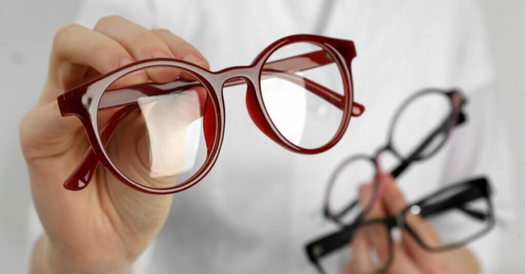 Eyeglasses Pros & Cons